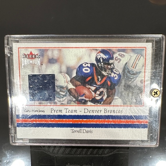 Fleer Premium Terrell Davis Trading Card - Blue and White Jersey card mint con - Picture 1 of 3